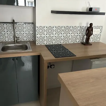 Séjour chez l'habitant Cosy Renovated Little Nest In Historic Montmartre *