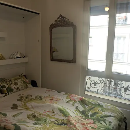 Séjour chez l'habitant Cosy Renovated Little Nest In Historic Montmartre Paris