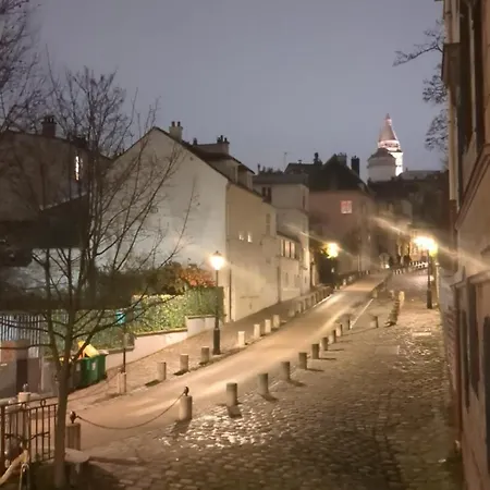 Séjour chez l'habitant Cosy Renovated Little Nest In Historic Montmartre
