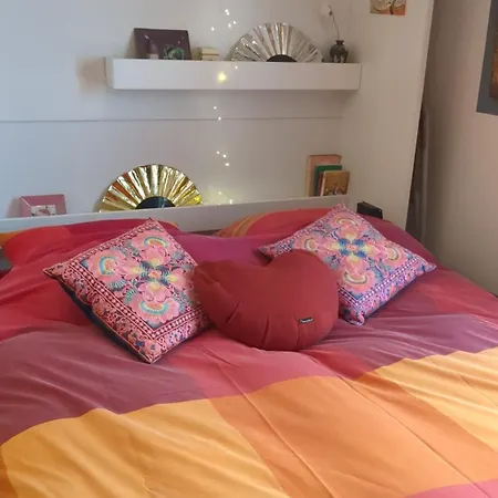 Cosy Renovated Little Nest In Historic Montmartre Ubytování v soukromí *
