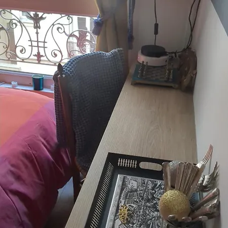 Cosy Renovated Little Nest In Historic Montmartre * Paříž