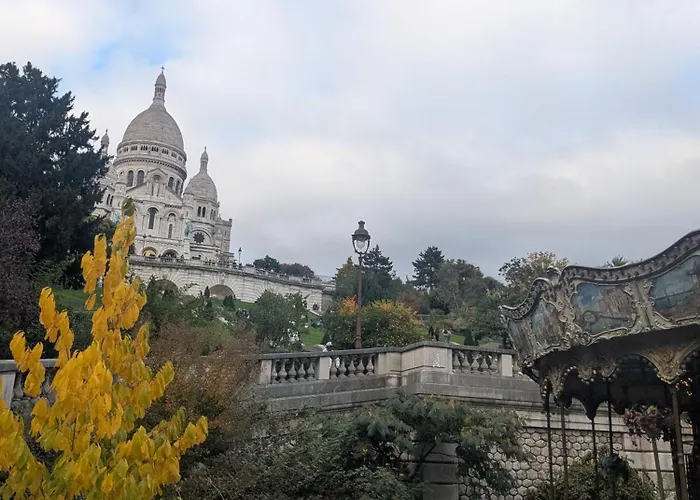 Cosy Renovated Little Nest In Historic Montmartre Ubytování v soukromí Paříž