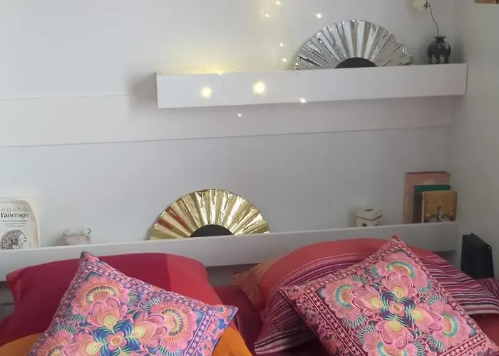 Cosy Renovated Little Nest In Historic Montmartre * Paříž